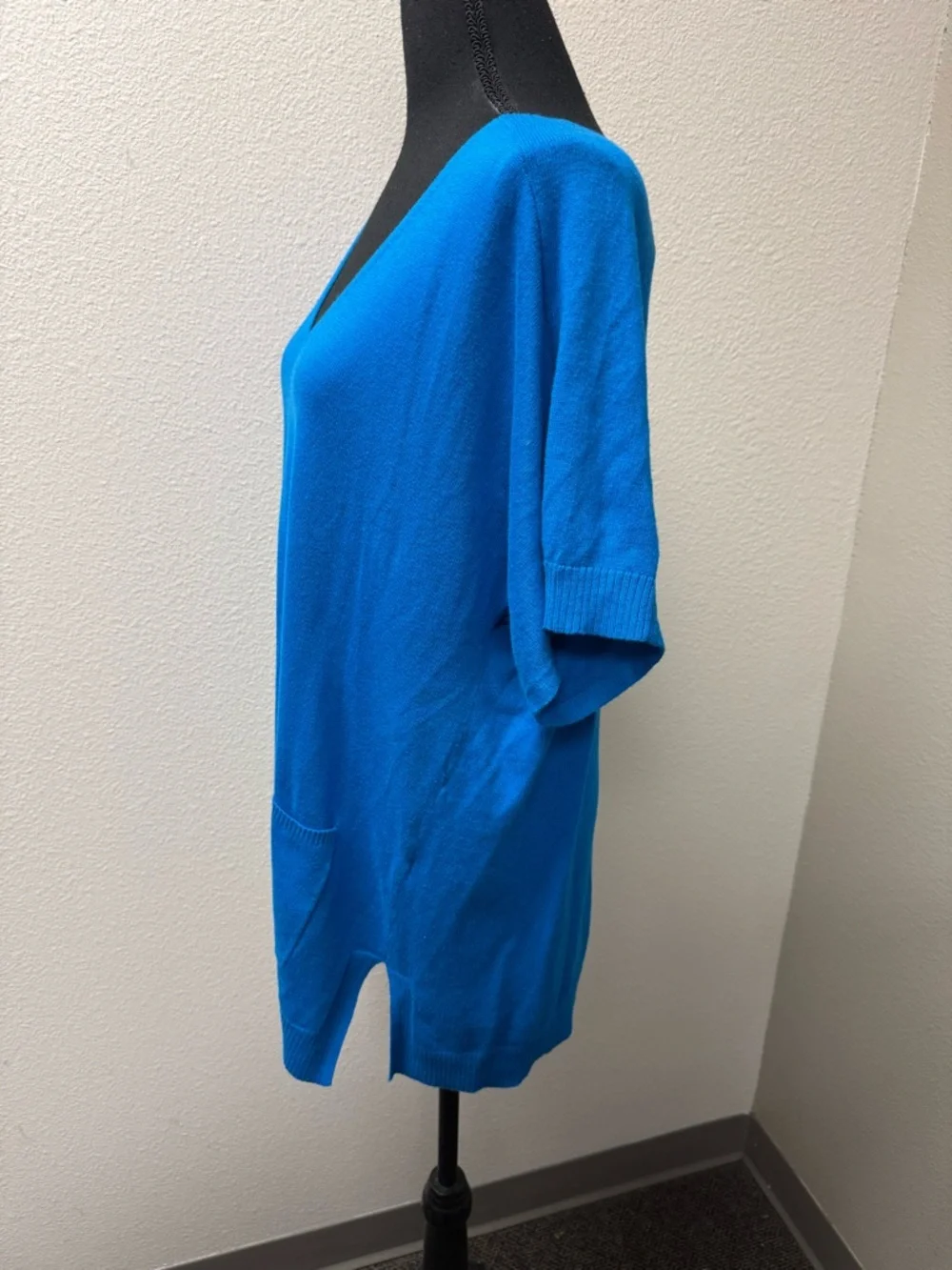 Chico's Teal V Neck Knit Top Short Sleeve Tunic Pockets Size 2 Soft Chic - Picture 5 of 11